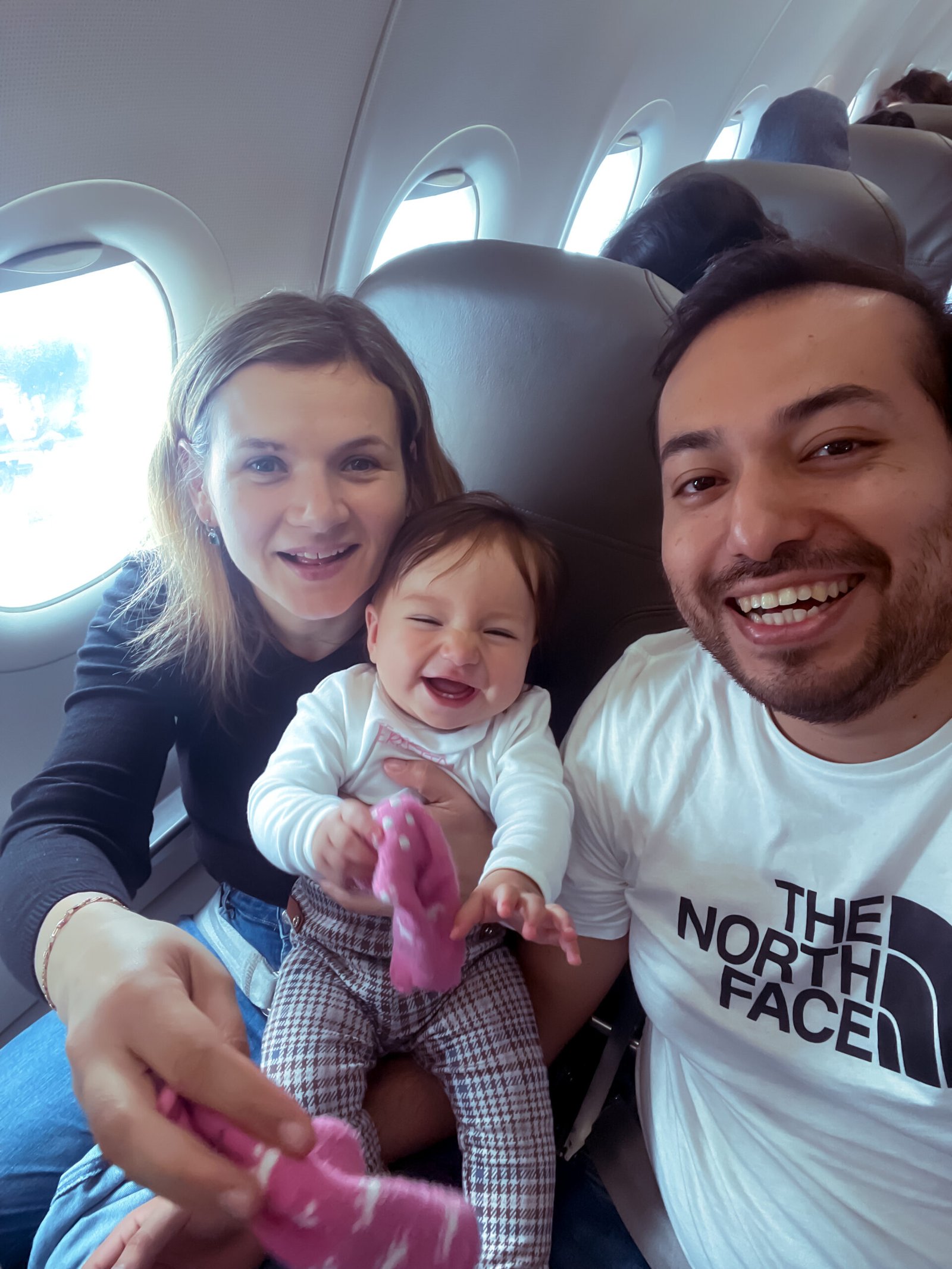 ✈️ 5 Errori da Evitare Quando si Viaggia in Aereo con Bimbi Piccoli (0-2 anni)